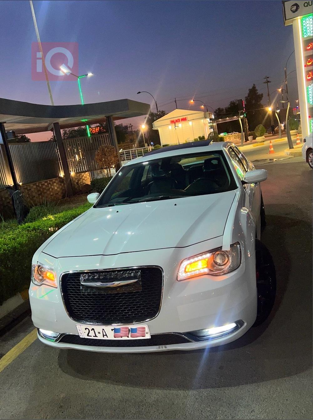 کرایسلەر 300